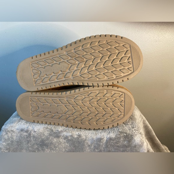 Ugg Kookaburra by UGG 8 
Brown Suede Boots w/Bow 
Faux Fur Lined - Picture 8 of 12